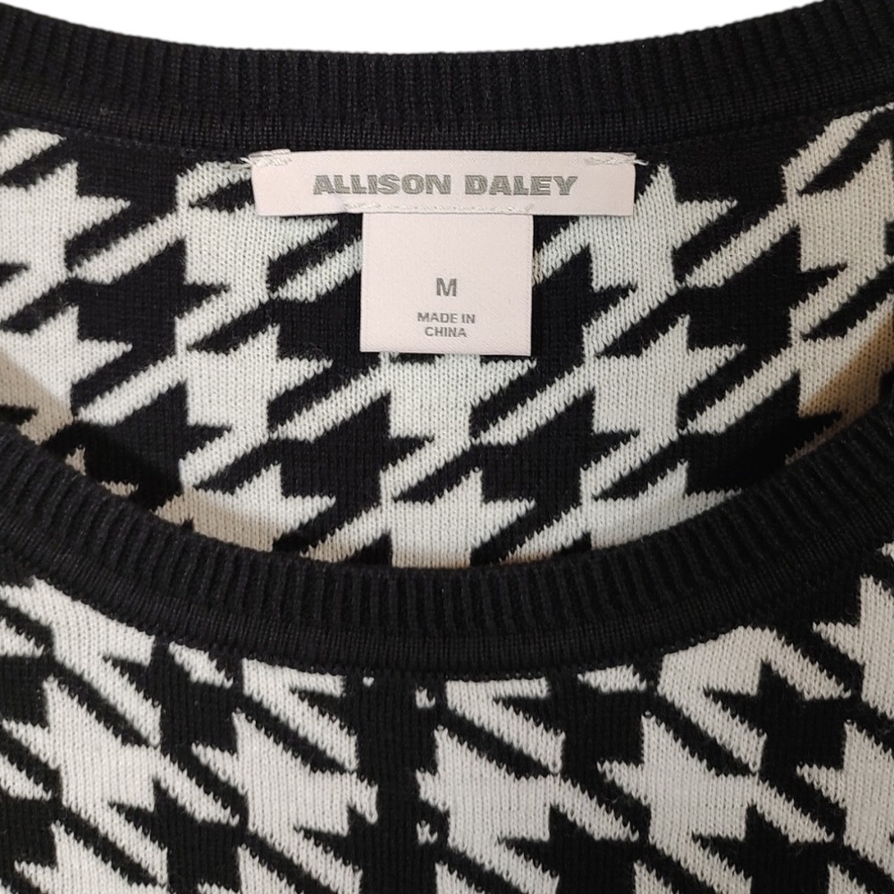 Allison Daley - Houndstooth Sweater | Medium - Picture 3 of 3